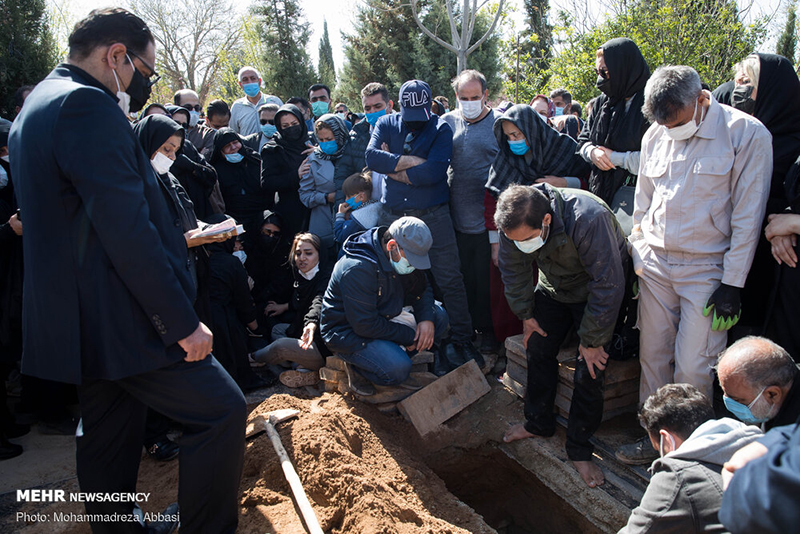 مراسم تشییع و خاکسپاری آزاده نامداری